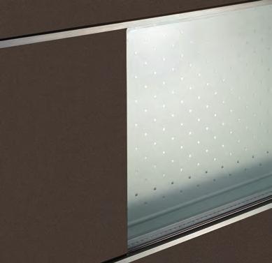 1600 mm Türmodell (234) Aufsatzfüllung außen, erhabene Edelstahl-Lisenen außen Farbe: