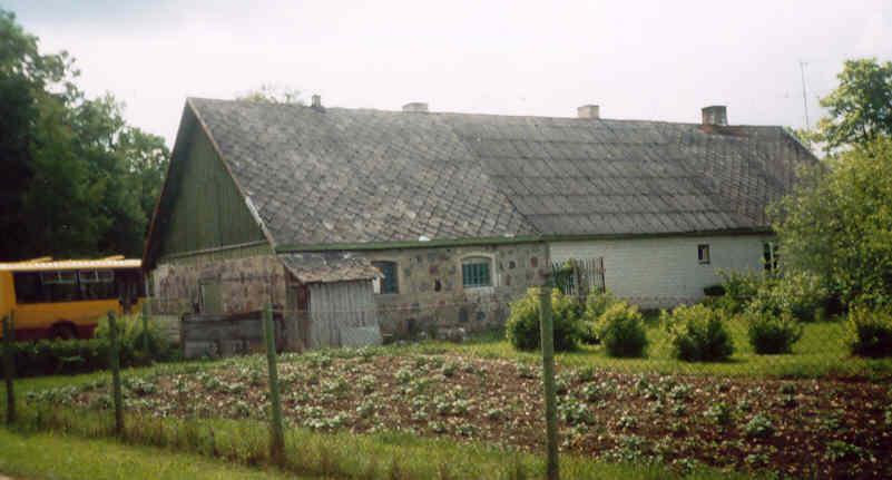 36 Öövahi talu elamu. Pildistatud 2004.a. Koidu nr.