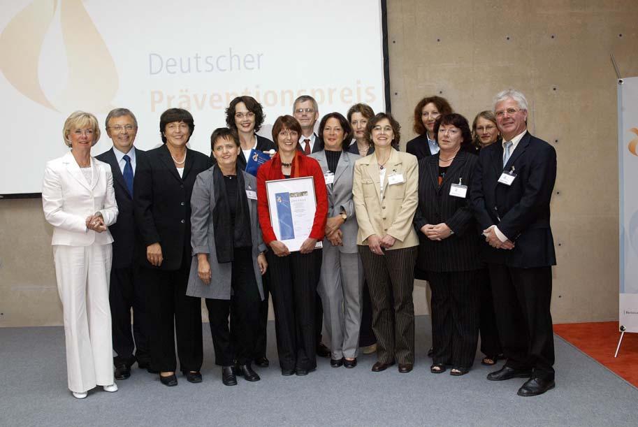 Mo.Ki erhält Annerkennung 2004 Ersten Deutschen Präventionspreis Berlin 2004 Beispielhaftes Projekt in der OECD Studie 2005 Erster Preis