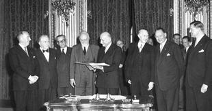 geschichtliche meilensteine Der eu 1951 1957 1950 Robert Schumann-Erklärung: der Grundstein für ein gemeinsames Europa wird gelegt 1951 Gründung der Europäischen Gemeinschaft für Kohle und