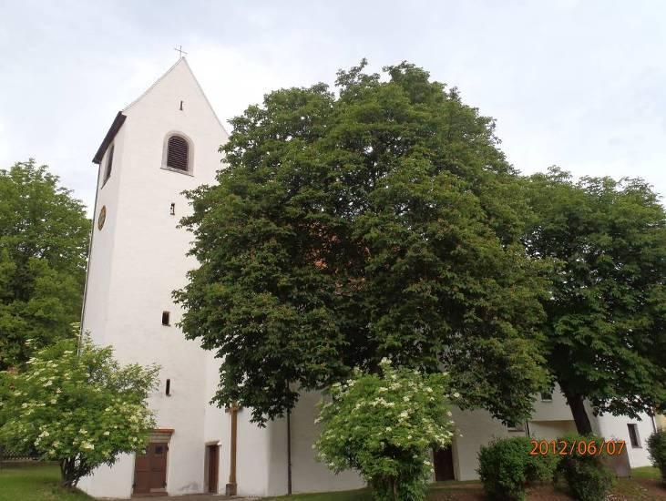 13:30 Uhr: Kleine Pause in Burladingen bei der Kirche St. Georg mit Besuch der Kirche. Aufbruch.