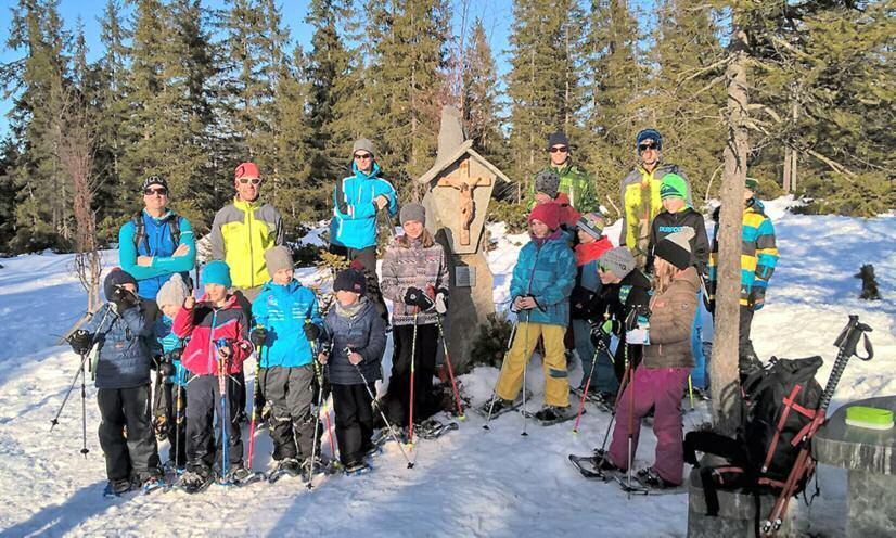14 AV-Kinder und 6 Erwachsene machten im Februar eine sonnige Schneeschuhwanderung am Latschenmoos Lieber Franz!