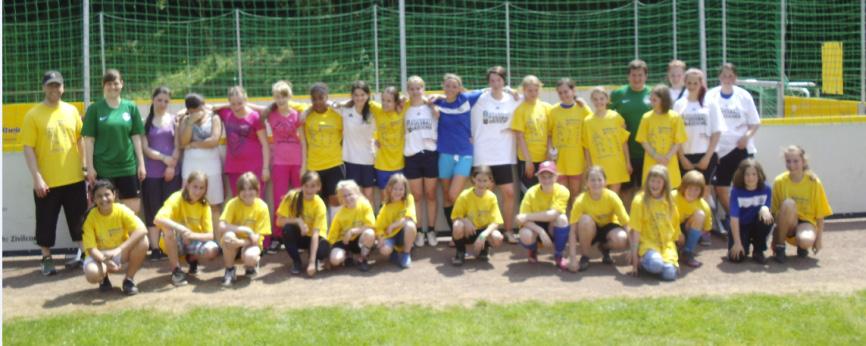Tag des Mädchenfußballs am 08.06.2013 Der 8. Juni 2013 stand beim VfL Trier ganz im Zeichen des Mädchenfußballs.