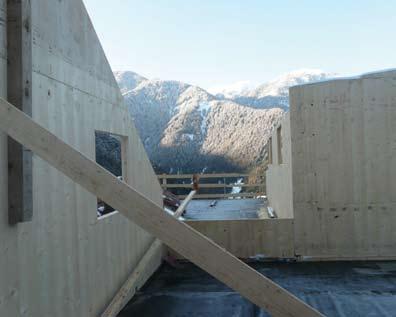 Bauholz. Im November, Umbau des Altbestandes in Holzbauweise, Erweiterung auf 95 Betten.