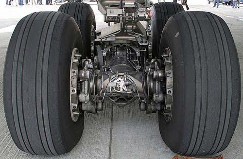 Fahrwerk Reifen Zwillingsbereifung (A380) Studium