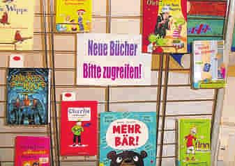 Hagenower Blätter 9 Neues aus der Stadtbibliothek Hagenow Zur Zeit ist ein Besuch in der Stadtbibliothek eine wahre Freude: So viele neue Sachen kann man da entdecken!