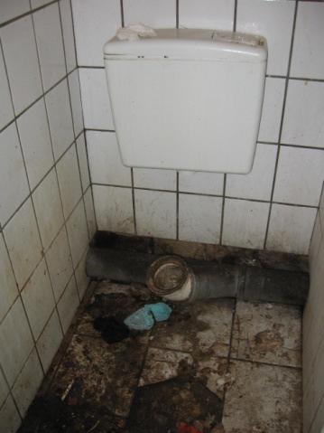 (Stadtplanungs-und Bauordnungsamt, Ordnungsamt, Wohnungsaufsichtsamt und Gesundheitsamt) unzumutbare hygienische