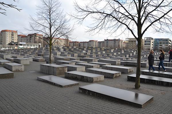 Holocaust Mahnmal 1/9 Bericht für den Gast Stelenfeld Holocaust Denkmal Holocaust Mahnmal Denkmal für die ermordeten Juden Europas
