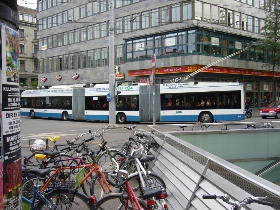 (Foto: Vallée, 2009) O-Bus-Systeme: Esslingen, Solingen, Zürich