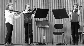 Seite 6 Jahresrückblick 2008 Weil im Schönbuch Jugend musiziert Jugend forscht 30 Preise erhielten der freien Musikschule / Junges Streichorchester im Januar.