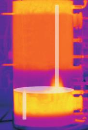Speichers. Vorteile der Danfoss Multispeicher: Schnelle Schichtung mit Effizienzgewinn» Durch leistungsfähige Rippen-Wärmetauscher wird eine hohe Warmwasserleistung im Duchflussprinzip erreicht.