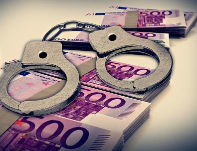 IV. Kennzeichnungspflicht 2. Sanktionen Bußgeld von bis zu 30.000 Euro bei Kettenverleih und verdeckter AÜ Fiktion eines Arbeitsverhältnisses zwischen Zeitarbeitnehmer und Kunde.