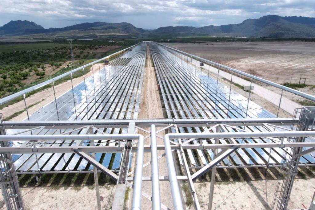 Solarthermisches Kraftwerk Puerto Errado II (PE2) Eckdaten Baubeginn Spiegelfläche Leistung Stromproduktion Technologie EBL Beteiligung