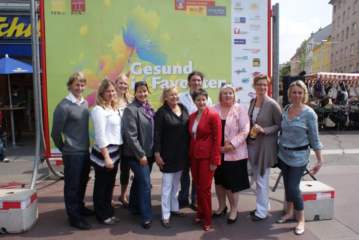 2011 in der Volksschule Knöllgasse eine "Gesundheitskonferenz" mit inhaltlichen Inputs für die LehrerInnen sowie ein "Gesundheitsparcours" am 22.11.2011 mit einem Stationenbetrieb für die SchülerInnen durchgeführt.