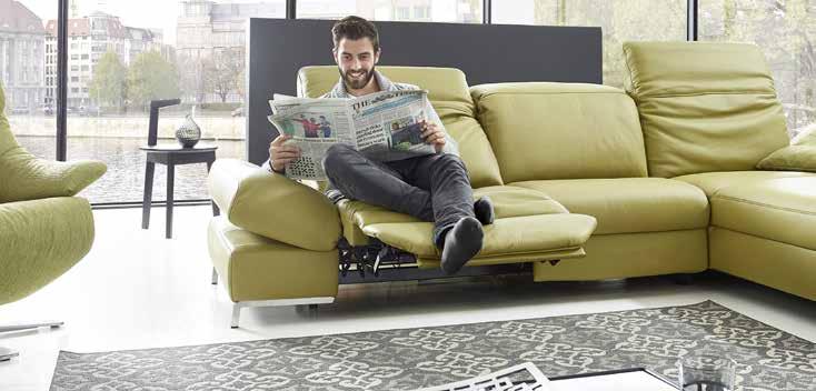 Durch verschiedene optionale Funktionen lässt es sich dem Sofa bequem sitzen, liegen und entspannen.