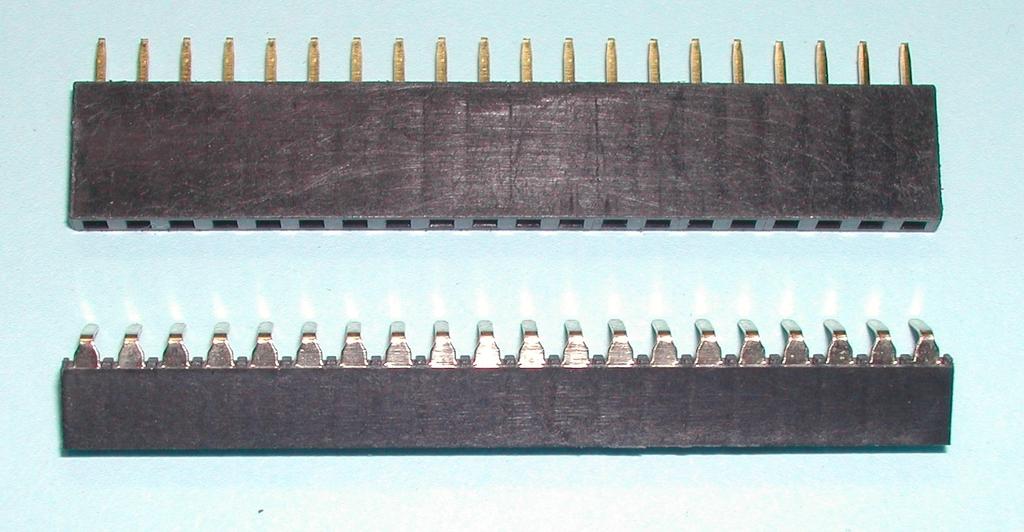2.) Das Flachbandkabel Als Flachbandkabel wurde ein altes Floppy Kabel eingesetzt.