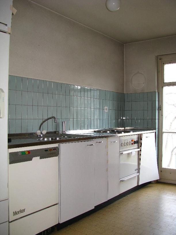 Küche und Bad sowie Gäste-WC verfügen über einen einfachen Standard.