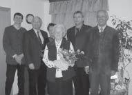 Pfarrer Schwarz Ellinger Maria (90), Gartenstraße 16 Es gratulierten Bgm. Schlager und Pfarrer Schwarz Renner Josef (75), Mühlbachgasse 13 (ohne Foto) Langegger Wilhelm (92), Evang.