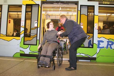 Unterstützung bei der Nutzung des ÖPNV, - von öffentlichen Behindertenparkplätzen für diejenigen, die mit dem eigenen PKW mobil sind, - von der Bereitstellung alternativer Mobilitätshilfen für