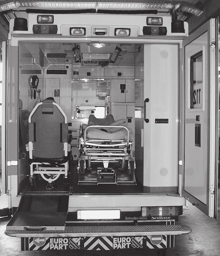 Das Fahrzeug wies den zulässigen und typischen Innenraum eines Krankenkraftwagens Typ C gemäß DIN EN 789:2007 mit kompletter Bestückung der Notfallausrüstung auf (Abb. 2).