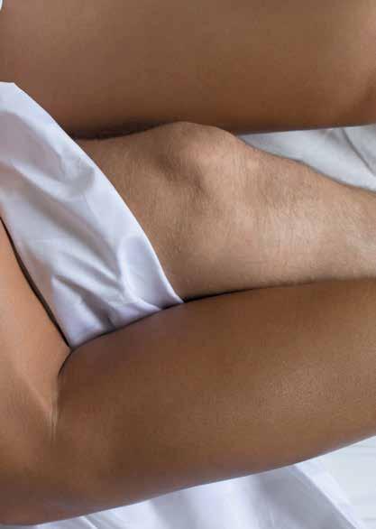 Infektionserreger wie Chlamydien, Gonokokken oder Papillomaviren (HPV) können einen beim ungeschützten Sex schnell mal erwischt haben und einem ordentlich die Lust verderben.