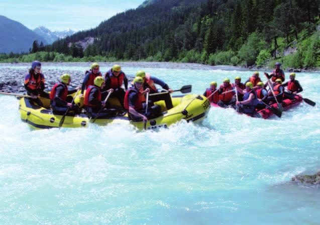 Erforschen Sie die urige Flusslandschaft im Naturpark Lech unter Anleitung von staatlich geprüften Raftguides. Dauer ca. 1,5 bis 2 Stunden auf dem Wasser, Gesamtdauer ca. 3 Stunden.