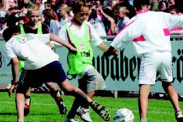 Jetzt für die VfB-Jugendtage 2006 anmelden bei der VfB-Jugendabteilung erforderlich. Dazu muss nur der auf der VfB-Homepage www.vfb.
