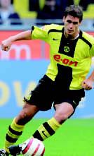 Mit 33 Jahren ist er zudem der älteste Profi bei der Borussia, da liegt es nahe, dass er die junge Mannschaft auf und auch neben dem