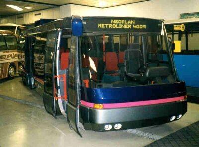 Neoplan Metroliner N 4009 Baujahr: 1988 Nummer: 0518 Hersteller: Neoplan Typ: N 4009 Aufbauart/Ausf.: Metroliner, Carbondesign Motor: Leistung/Hubr.