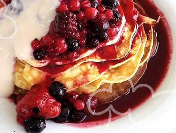 3. Frischkäse-Pancakes mit Beeren Ideal für alles die zum Frühstück mal was Süßes brauchen. Schnelles und unkompliziertes Rezept.