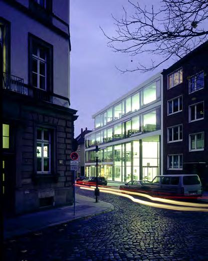 Engere Wahl Bürohaus Mandelnstraße in Braunschweig Das Gebäude ist zurückhaltend in die Bebauungsstruktur eingefügt und zeigt selbstbewusst die Architektursprache seiner Entstehungszeit.