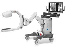 Chirurgische Leuchten am Röntgengerät dienen als Primärlicht im Operationsfeld, reduzieren Schatten und leuchten anatomische Details ideal aus.
