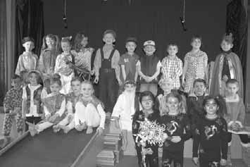 Seit Anfang Januar probte der Schultütenclub mit insgesamt 23 Kindern. Sie übten Texte, sangen Lieder, studierten Tänze ein, lernten Mimik und Gestik für ihre Vorstellung.