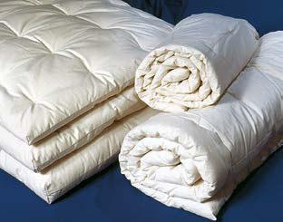 Kuschelige Unterbetten und Decken FRAU WOLLE S Matratzenauflagen sorgen für ausgleichende Wärme von unten und bieten einen angenehm kuscheligen Liegekomfort.