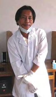 Seit vielen Jahren werden durch den Dentisten Kantosh Gurung zahnmedizinisch nicht nur sämtliche Patenkinder, sondern darüber hinaus auch andere Schulkinder besonders aus Waisenhäuser in Pokhara