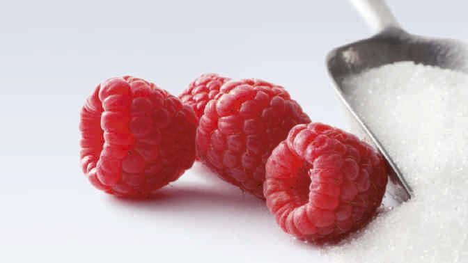 Fructose Vorteile Langsamer Blutzuckeranstieg, da Fructose lang- samer vom Darm ins Blut gelangt. Süßkraft ist höher als Haushaltszucker (Faktor 1,2).
