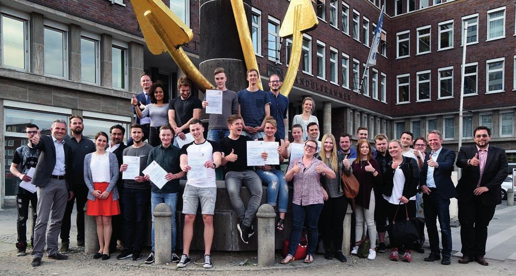 Wirtschaft und Region 27 Absolventen des Weiterbildungsprogramms Quinwalo erhielten bei der Niederrheinischen IHK ihre Abschlussurkunde.