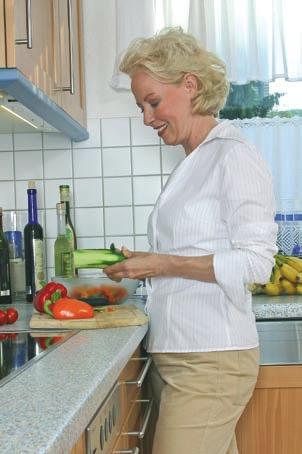Lassen Sie sich nicht aufhalten... Ausgewogene Ernährung für gesunde Gelenke Gerade bei Gelenkschmerzen kann eine ausgewogene Ernährung das Krankheitsbild positiv beeinflussen.