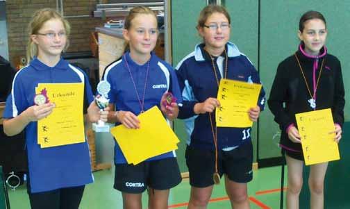 Tischtennis zweite von rechts: Annika Ehlers Im Pokal gab es eine klare Niederlage gegen die klassenhöheren Kreisliga-Schüler aus Suderburg.