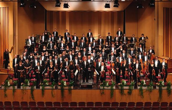 Träume und Wünsche - Neujahrskonzert 2014 in Bleckede Göttinger Symphonie Orchester im wieder eröffneten Bleckeder Haus [ mahe ] Seit mehr als zwanzig Jahren zählt das Neujahrskonzert zu den