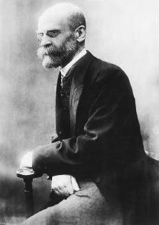 Drei Hypothesen 1. Emile Durkheim, Der Selbstmord, 1897 Katholiken haben eine geringere Wahrscheinlichkeit Selbstmord zu begehen als Protestanten.