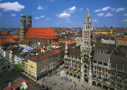 Maxime : Die Stadtmitte mit dem Rathaus und der Frauenkirche hat mir gut gefallen. In München sind die Straßen sehr schön. Es gibt auch Clowns, die Spiele aufführen.
