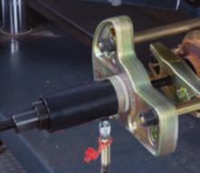 des Hydraulikzylinders reicht nicht aus, um die Radlager-Einheit in einem Arbeitsschritt auszupressen.