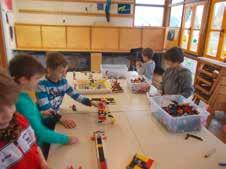 Die Teilnehmer des Lego-Club im Kinder- & Jugendhaus Opfingen entscheiden das Thema, zu dem gemeinsam gebaut und konstruiert wird, jeweils selbst. Regeln gehören auch dazu.
