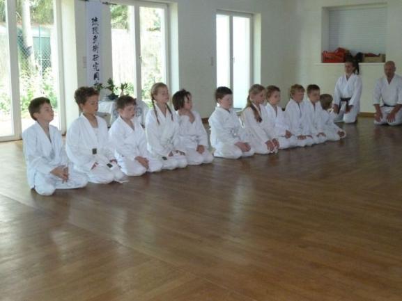 8-11 Jahre im Dorfgemeindschaftshaus in Rodau mit traditionellem Karate aktiv. Der Verein ist der SC Rodau 1972, Abteilung Karate und Kobojutsu.