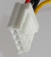 Vorzugsweise werden die Stecker am Ende zweier Kabelstränge, an denen sich auch 4-Pin Molex Stecker befinden, zur