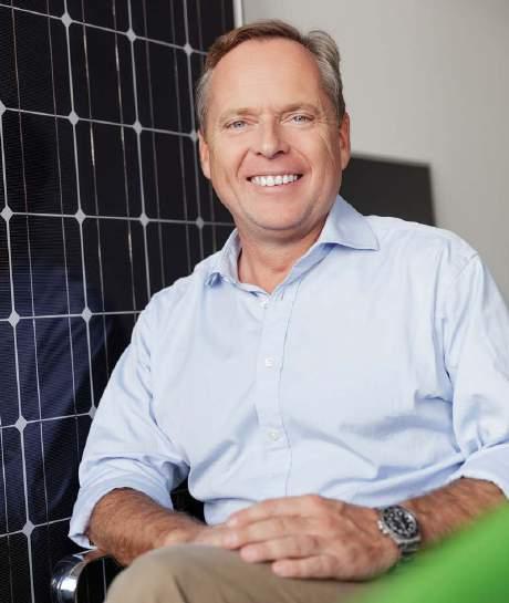 DAS MANAGEMENT Das Management NEITZEL & CIE. BERND NEITZEL Bernd Neitzel gründete das Unternehmen im Jahr 2007. Bereits 2008 erkannte er das Potenzial der regenerativen Energien.