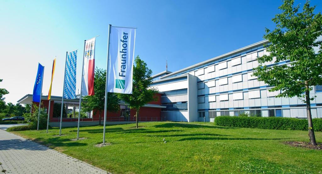 Technologien für Menschen und Unternehmen Fraunhofer Institut für integrierte Schaltungen IIS Gegründet 1985 Mitarbeiter: ca.