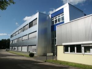 1. Firmenvorstellung Wir sind Ihr Partner für Energie und Umwelt-Systeme Die PEUS-Testing GmbH mit Sitz in Gaggenau steht für moderne Technik in den Bereichen AUTOMOTIVE und ENERGIETECHNIK.
