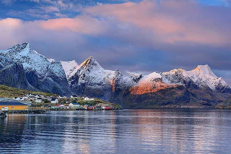 Lofoten als Foto-und Reiseziel Die Lofoten als Inselgruppe vor der Küste Norwegens sind als Fotoziel in den letzten Jahren immer mehr in den Fokus gerückt.